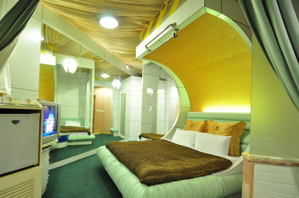 The We Hotel Тайбей Екстер'єр фото